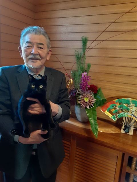 玄関でお父さんと猫ちゃん