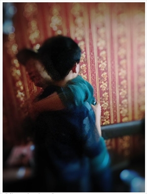 金子貴俊と長男の親子ショット