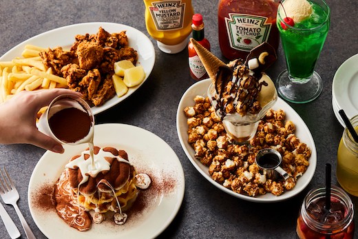 J.S. BURGERS CAFE ハンバーガー カマンベールチーズ ピザ