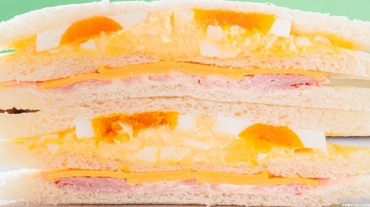 ファミリーマートは1月17日から、「たまごサンド」など定番のサンドイッチ3種類の具材を20％増量