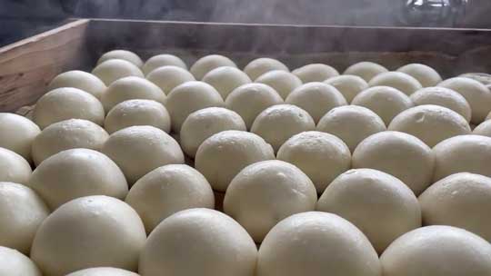 蒸しあがった 饅頭 眺めるだけ 動画 まんまる ホカホカ 乙まんじゅうや