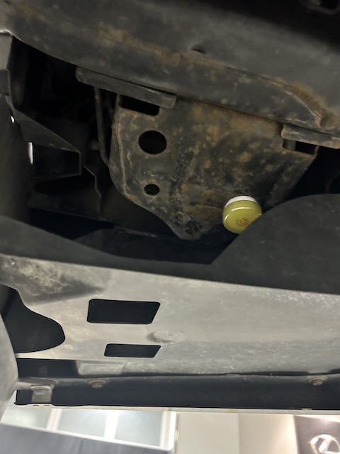 AirTag 盗難 窃盗 自動車 高級車 レクサス 位置情報