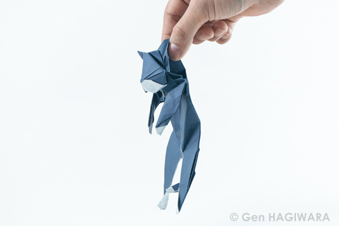 つままれにゃんこ・側面