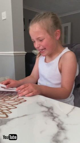 「Girl Cries Happy Tears When She Finds Out She's Going to Be a Big Sister || ViralHog」