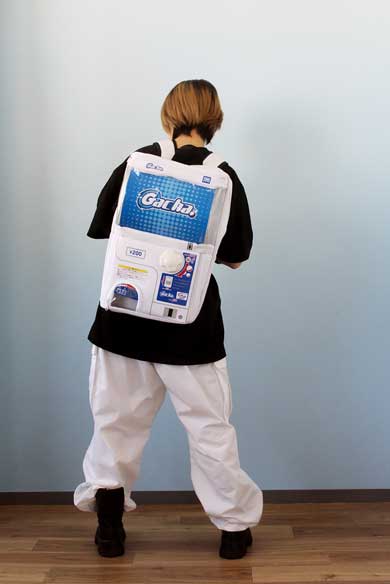 しょいガチャ Showy Gacha タカラトミーアーツ ガチャマシン バックパック