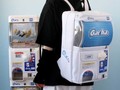 ガチャを背負ってるみたい！　カプセル自販機そっくりバックパック発売　カチカチ回せるハンドルもついてる！