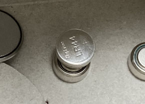 ボタン電池の捨て方