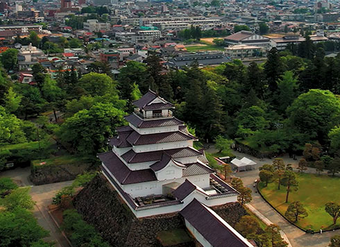 水墨画のような鶴ヶ城