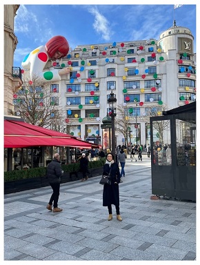 中村江里子と家族のパリ散歩