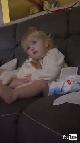 「Livie and Georgie are Best Friends || ViralHog」