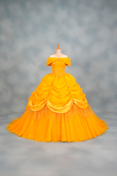 「美女と野獣」のベルをイメージしたカラードレスの画像