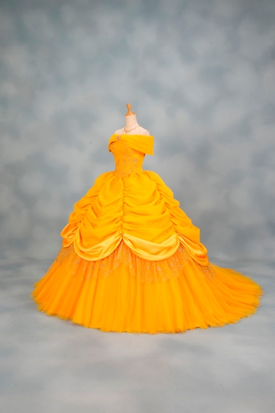 「美女と野獣」をイメージしたカラードレス（サイド）の画像