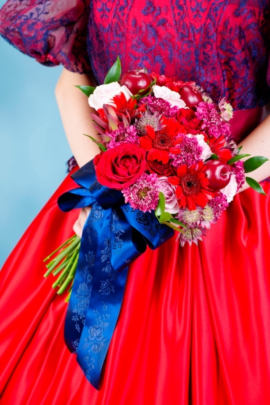 「白雪姫」をイメージしたカラードレス（ブーケ）の画像