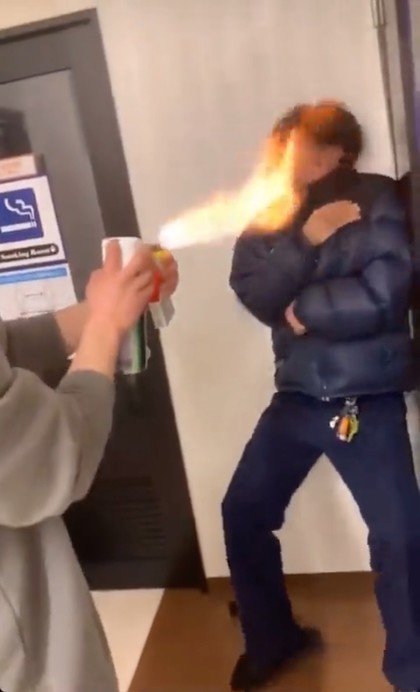 カラオケチェーン「カラオケ まねきねこ」店舗で迷惑行為の動画が複数拡散していることを受け、運営元のコシダカホールディングスは2月3日、所轄の警察署に相談していると発表