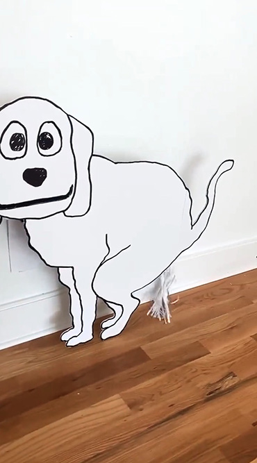 犬に不要な紙を与えると食べてしまい……？　イラストとシュレッダーを組み合わせたアートが笑ってしまうほどユーモア満載