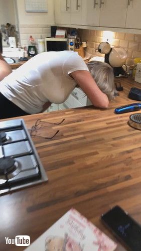 「Mom Ruins Dad's Hair With Shaver || ViralHog」