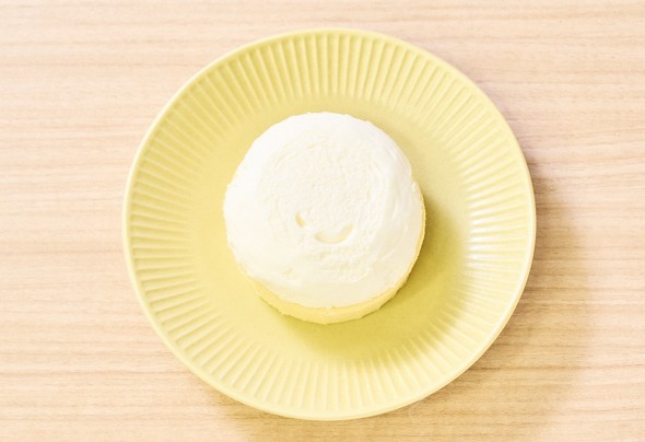 ローソン・盛りすぎキャンペーン・ロールケーキ上から