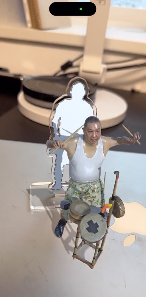 飛び出すARアクスタの近未来SF感がすごい　3Dモデル本人「すげいっ!」など著名人も驚きの反応