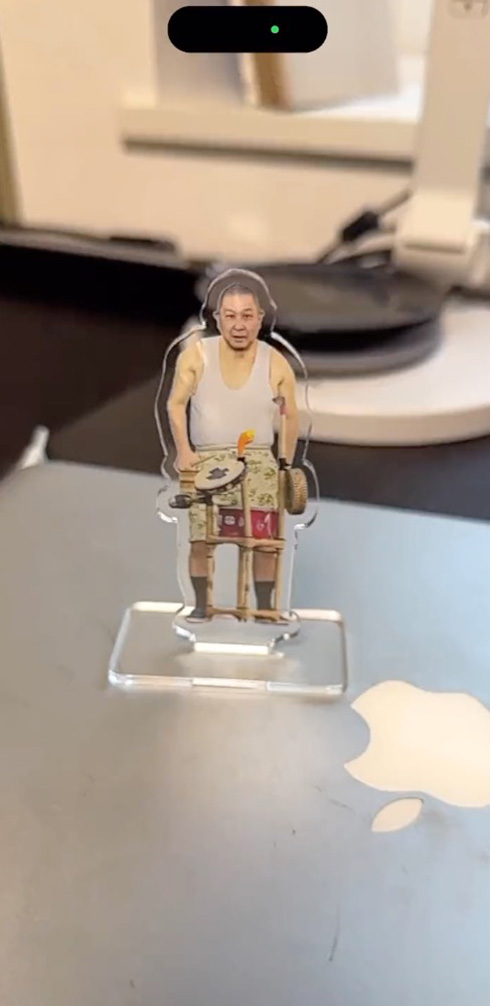 飛び出すARアクスタの近未来SF感がすごい　3Dモデル本人「すげいっ!」など著名人も驚きの反応