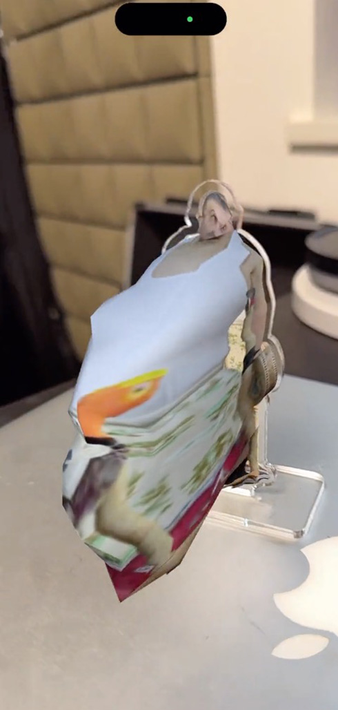 飛び出すARアクスタの近未来SF感がすごい　3Dモデル本人「すげいっ!」など著名人も驚きの反応