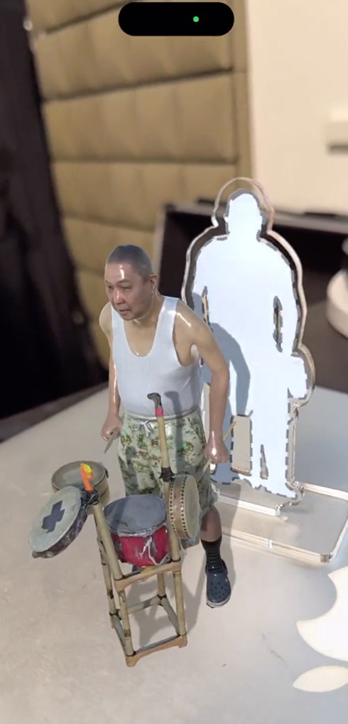 飛び出すARアクスタの近未来SF感がすごい　3Dモデル本人「すげいっ!」など著名人も驚きの反応