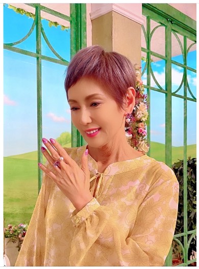 秋野暢子