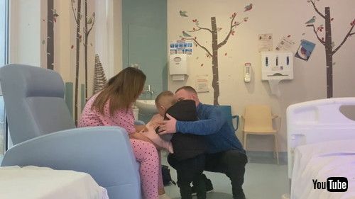 「Little Boy Meets His Newborn Baby Sister || ViralHog」