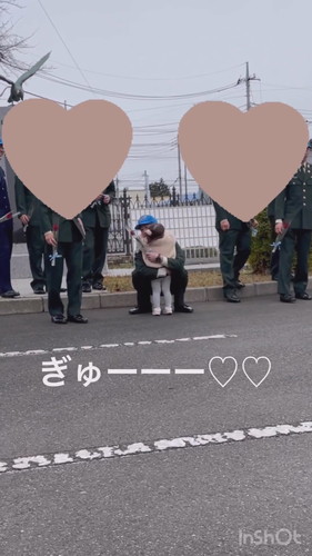 「4カ月ぶりのパパ　会えてからは片時も離れない」