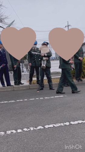 「4カ月ぶりのパパ　会えてからは片時も離れない」