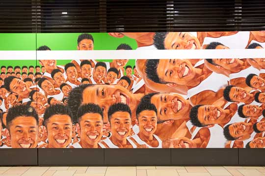 ソフトバンク LINEMO ラインモ なかやまきんに君 大型交通広告 表参道駅