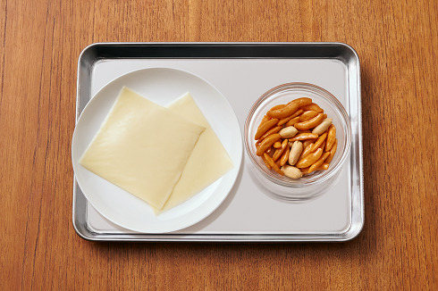 亀田製菓 柿の種　チーズせんべい