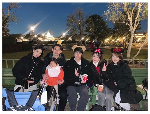 つちやかおりが子ども・孫とディズニーランドへ