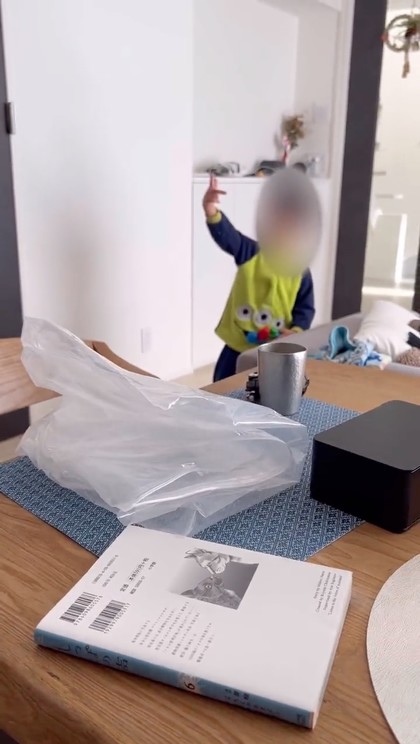 平成仮面ライダーシリーズ第11作「仮面ライダーW」（テレビ朝日系列）を見ていた子どもがなぜか「おまんじゅうを返せ」と言い出した