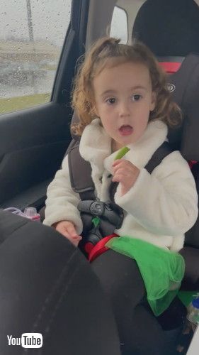 「Child Opens Christmas Veggie Tray Early || ViralHog」