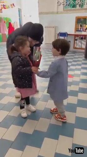 「Little Boy Gives Girl a Rose || ViralHog」