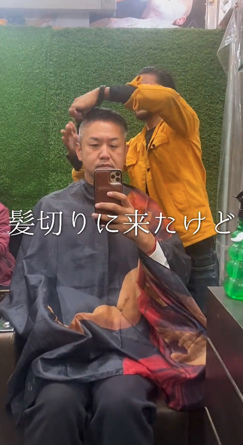 髪を切って欲しいだけなのに……　インド理髪店で受けた過剰すぎるサービスに「笑ってしまう」と話題