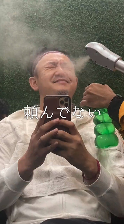 髪を切って欲しいだけなのに……　インド理髪店で受けた過剰すぎるサービスに「笑ってしまう」と話題