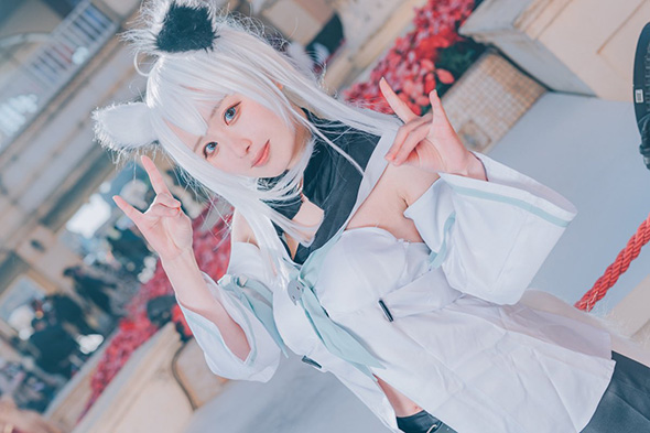 天然水の「ホロライブ」白上フブキ