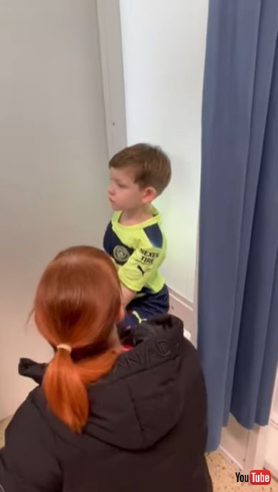 子どものパスポート写真を撮るのは大変