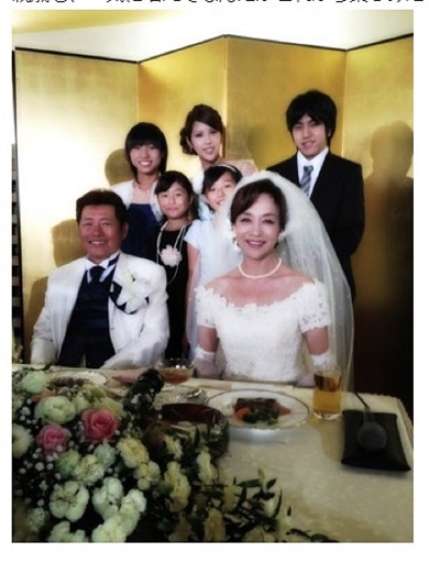 坂口杏里の母・良子と尾崎健夫の結婚写真