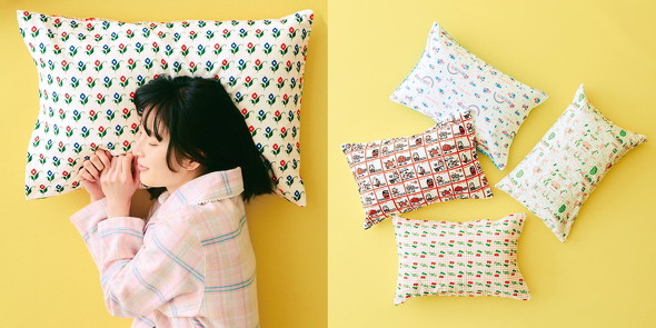 包装紙で枕をラッピング リバーシブル枕カバー