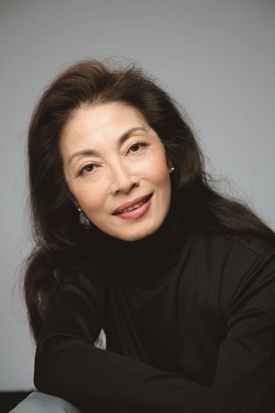 声の出演を務める麻実れい