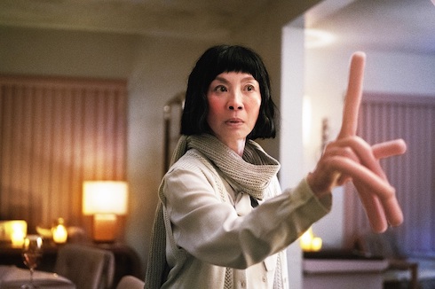 アカデミー賞最有力候補「エブエブ」が主婦が確定申告中にバトる実写版『すごいよ!!マサルさん』だった件