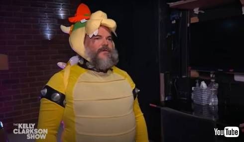 ジャック・ブラック、クッパのコスプレでスーパーマリオブラザーズ共演者と