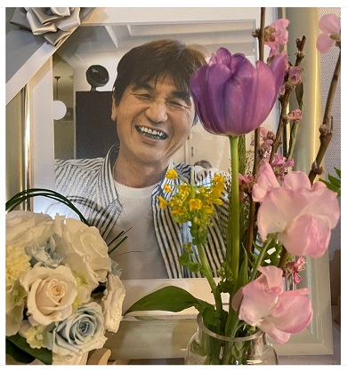 大島康徳の遺影