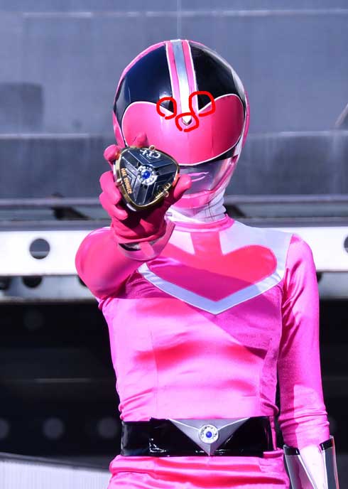 戦隊 コスプレ ヒーロー 視界 悪すぎて 弱そう おばあちゃん 歩き方