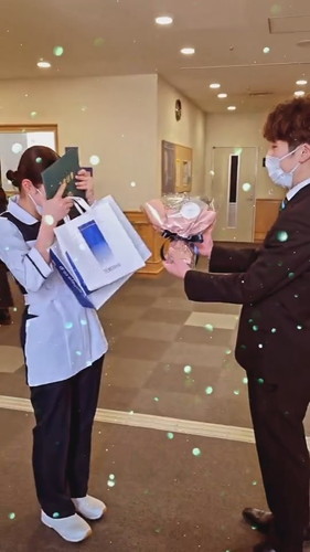 花束サプライズ