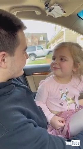 「Little Girl Struggles to Smile While Showing Teeth - 1407529」