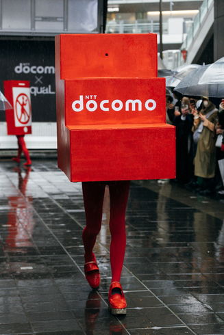 NTTドコモ TOKYO ARUKISMARTPHONE COLLECTION