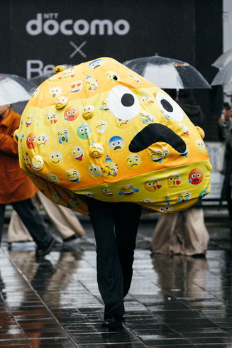 NTTドコモ TOKYO ARUKISMARTPHONE COLLECTION